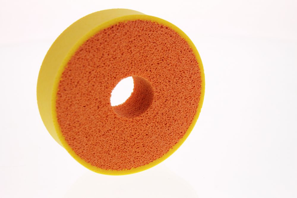 Caoutchouc spongieux – cylindre à peau en PUR jaune